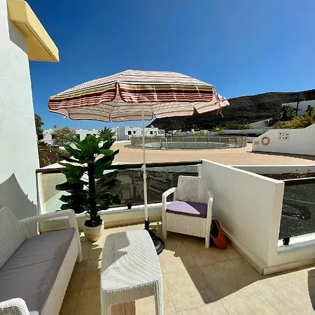 Las Palmeras De Giniginamar Apartment